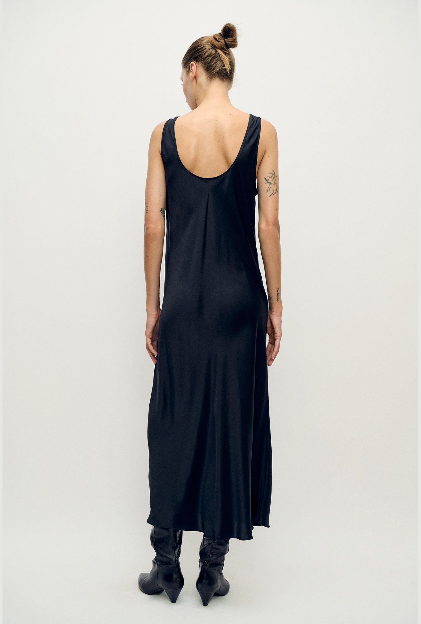 Scoop Neck Dress Black
