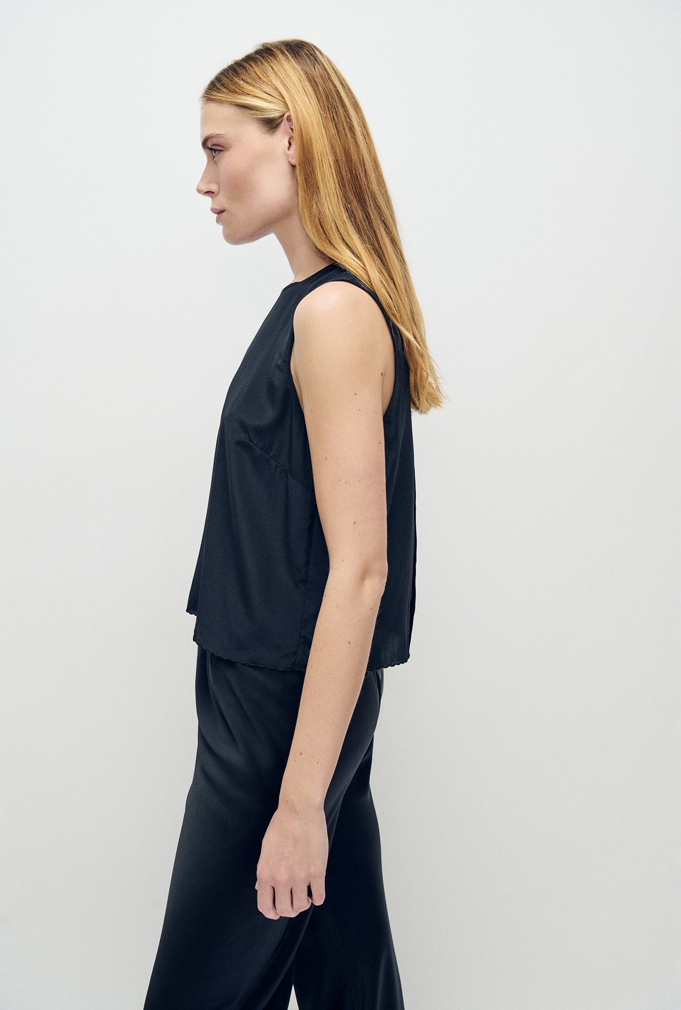Scallop Elena Sleeveless Top Black