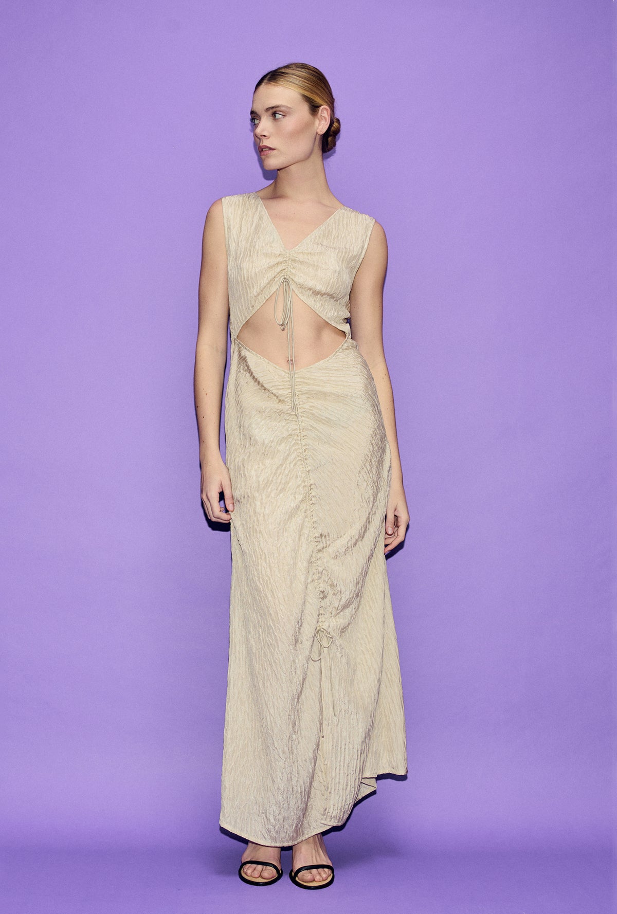 Crinkle Peek-A-Boo Dress Hazelnut