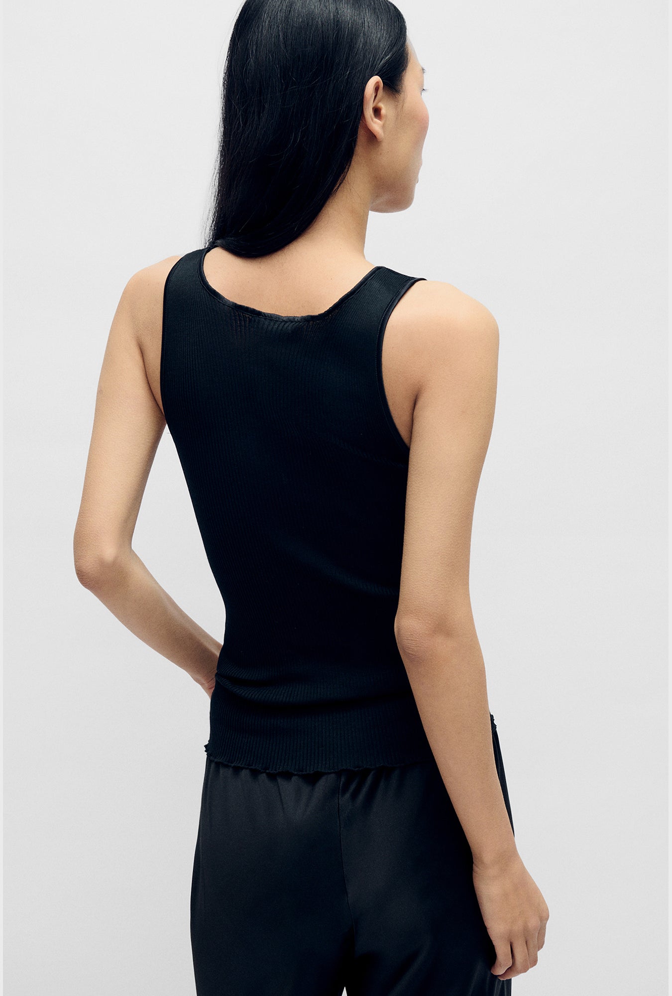 Silk Wool Ribbed Essential Tank Black