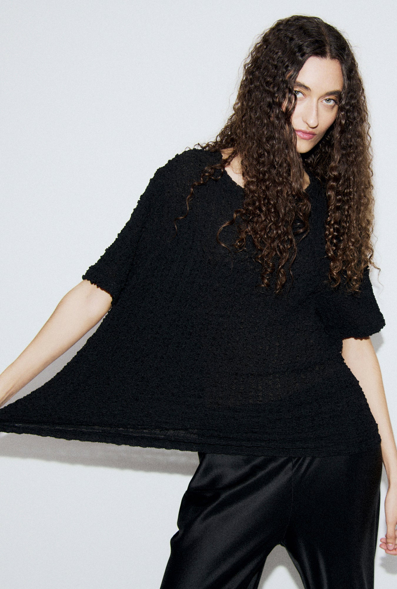 Pebble Tee Black