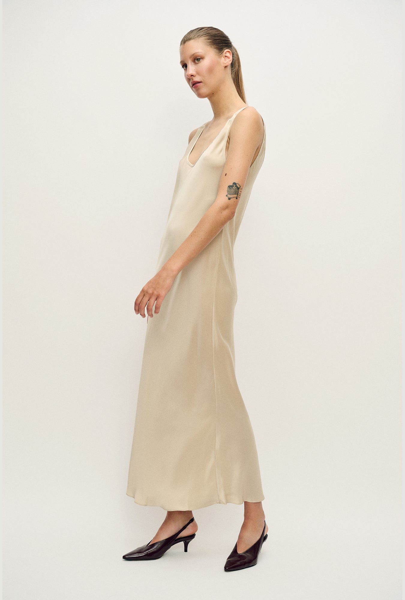 Scoop Neck Dress Hazelnut