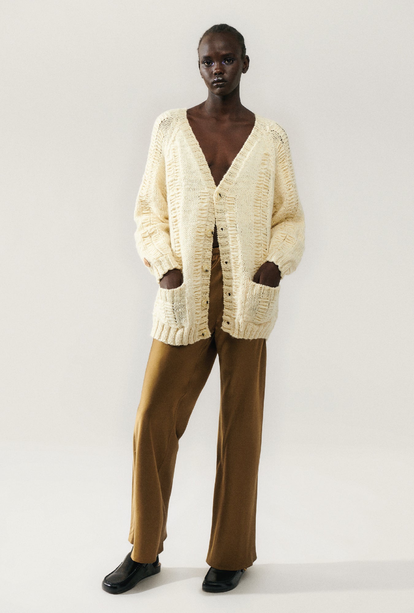 The Big G Cardigan Cream