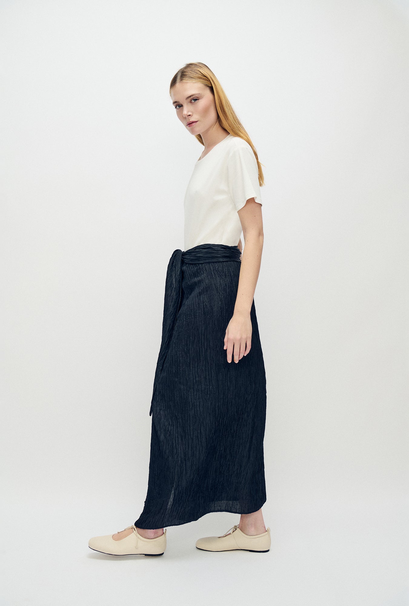 Crinkle Twisted Wrap Skirt Black